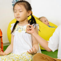 Yoga speciaal voor de kleintjes| OmiYoga (4+)
