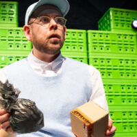 Ik wacht hier wel even | NEUSWIJS (4+)